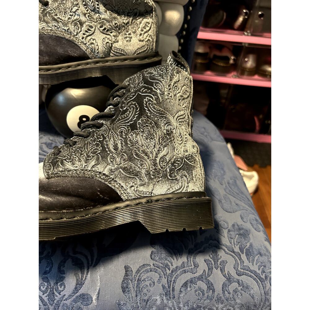 Dr Martens 1460 Grey Velvet Brocade size 7/EU 38 - Picture 3 of 7